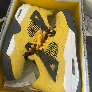Air Jordan retro 4s